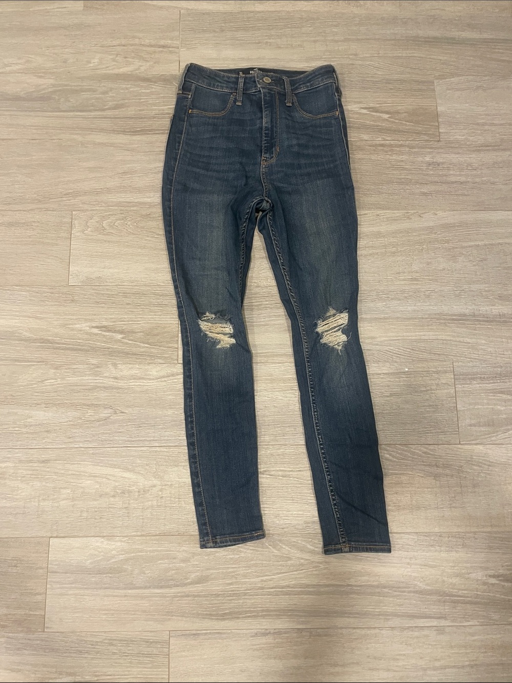 Hollister ripped skinny jeans